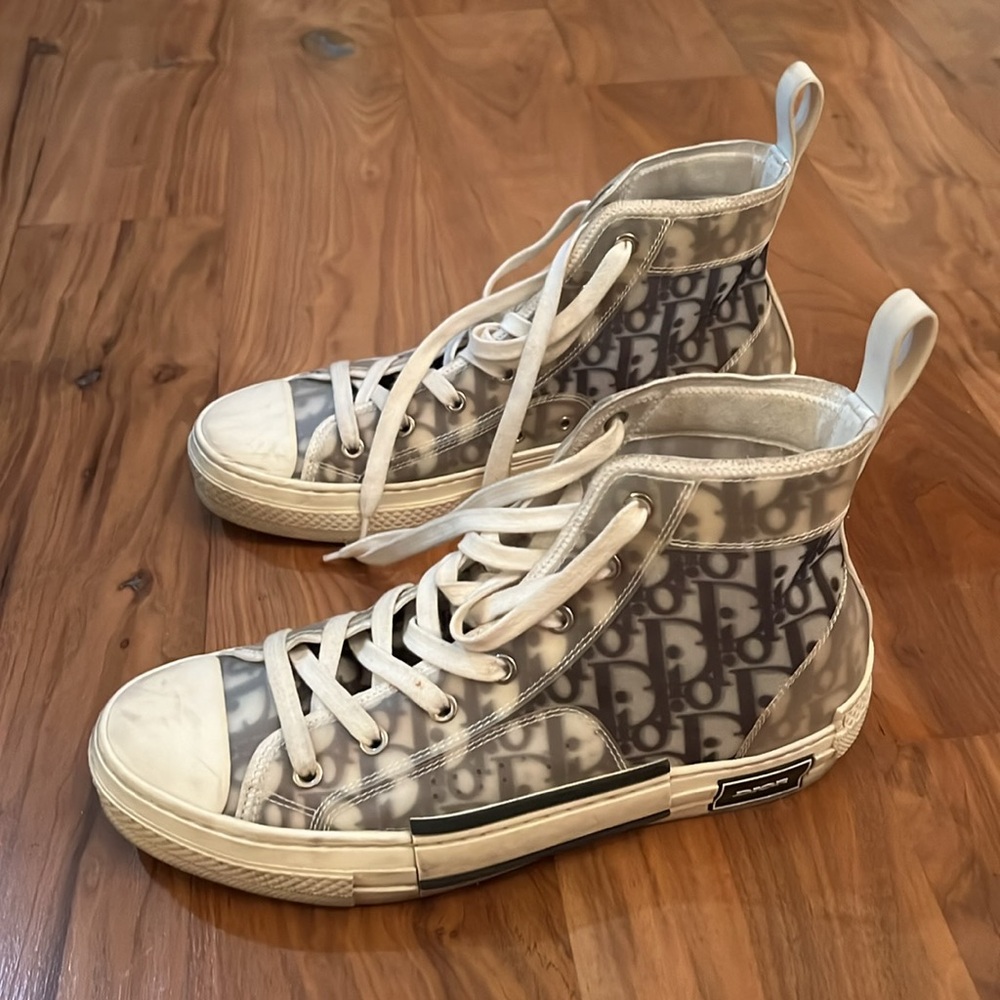 DIOR B23 High-Top Sneaker
White and Black Dior Oblique Canvas - Picture 4 of 6